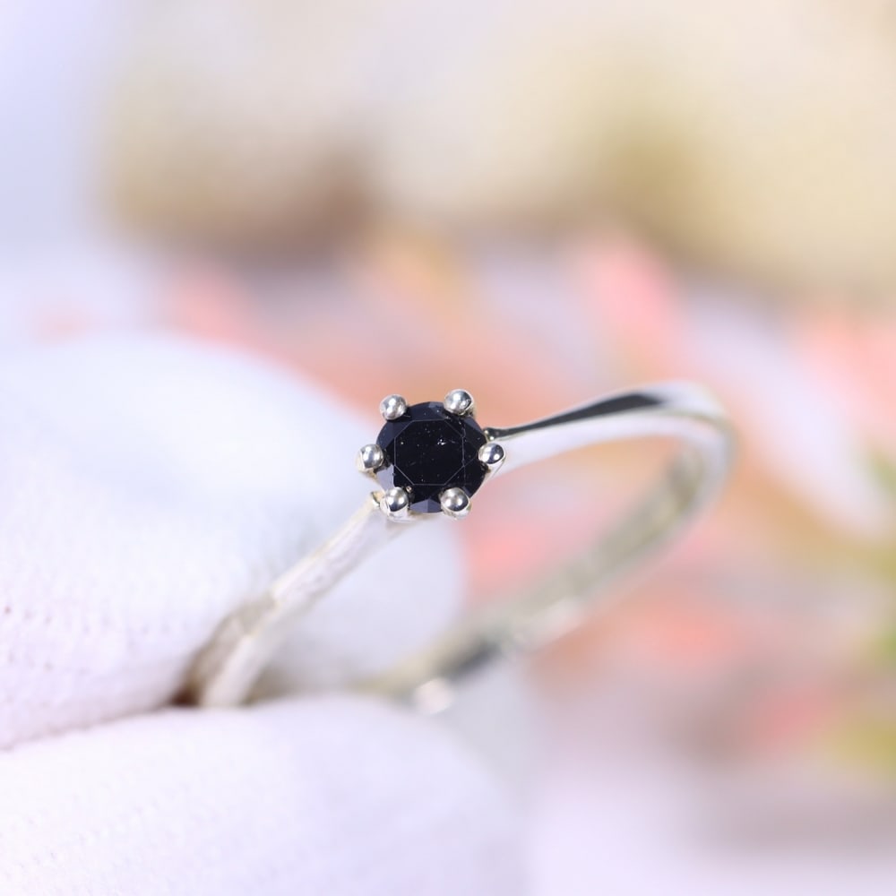 1.24g Natural Diamond Sterling Silver 925 Ring - Size US 6 - Total Diamond 0.20ct: Ksmith Jewels Global Welcome to our auction house, today auction brought to you by Ksmith Jewels Global based in Penang, Malaysia specialize in all kinds of opal, diamond and color gemstone both in ma