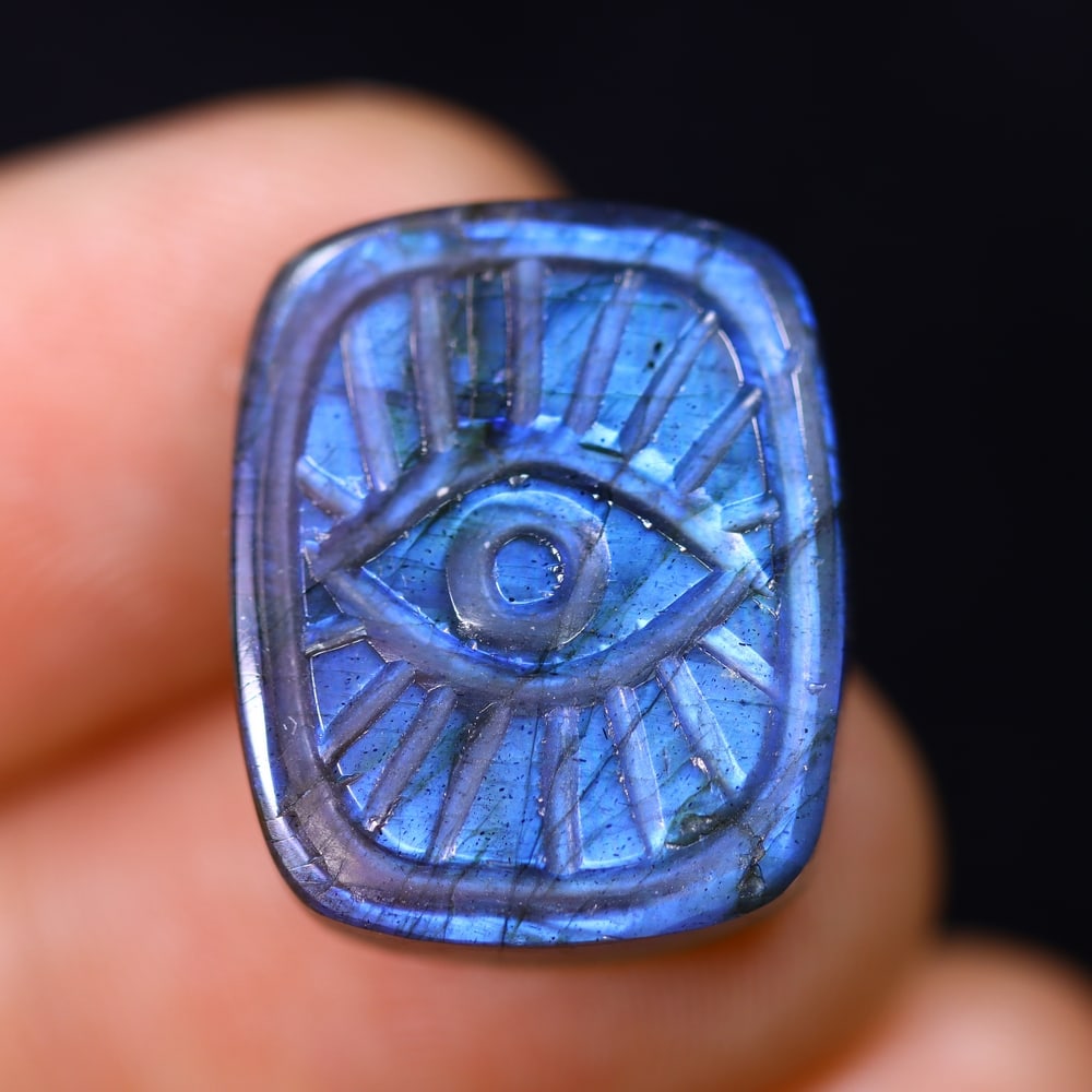 17.48cts Labradorite Evil Eye - Carving: Ksmith Jewels Global Welcome to our auction house, today auction brought to you by Ksmith Jewels Global based in Penang, Malaysia specialize in all kinds of opal and color gemstone both in manufacturi