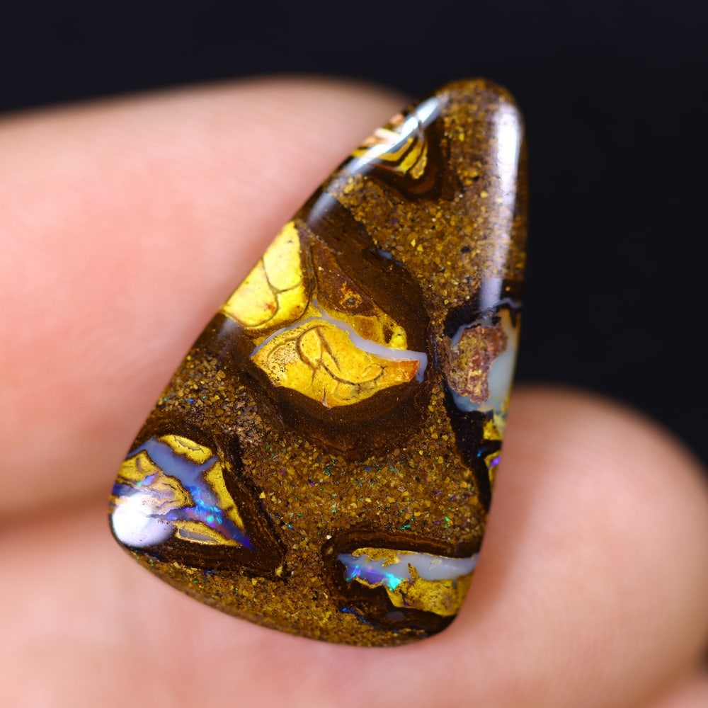 9.32Ct Boulder Opal - Australian Opal: Ksmith Jewels Global Welcome to our auction house, today auction brought to you by Ksmith Jewels Global based in Penang, Malaysia specialize in all kinds of opal and color gemstone both in manufacturi