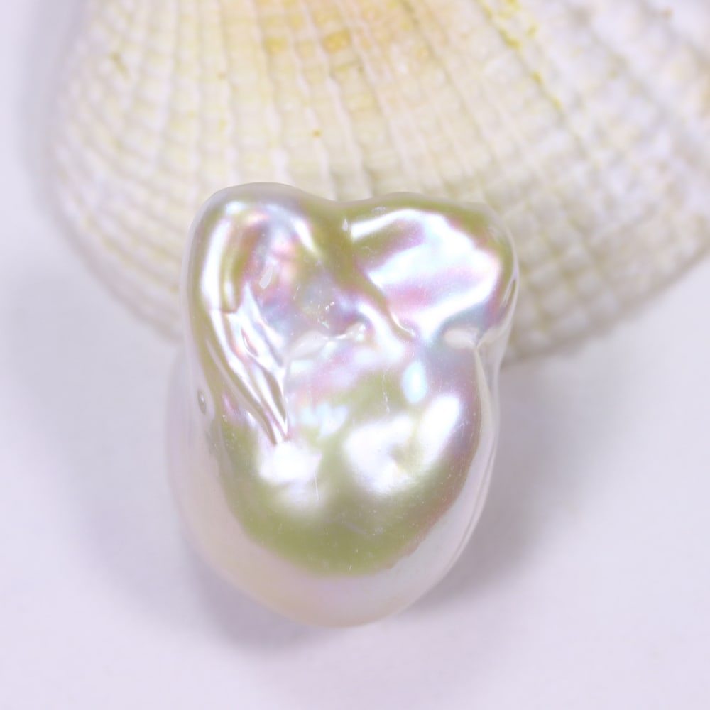 30.88Ct Freshwater Keshi Pearl - No Hole Drill - Approx 20x16x13mm: Ksmith Jewels Global Welcome to our auction house, today auction brought to you by Ksmith Jewels Global based in Penang, Malaysia specialize in all kinds of opal and color gemstone both in manufacturi
