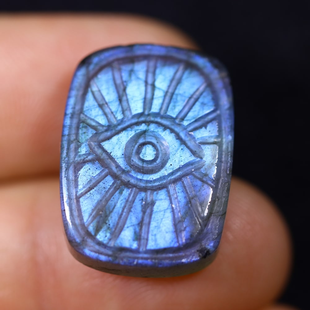 19.04cts Labradorite Evil Eye - Carving: Ksmith Jewels Global Welcome to our auction house, today auction brought to you by Ksmith Jewels Global based in Penang, Malaysia specialize in all kinds of opal and color gemstone both in manufacturi