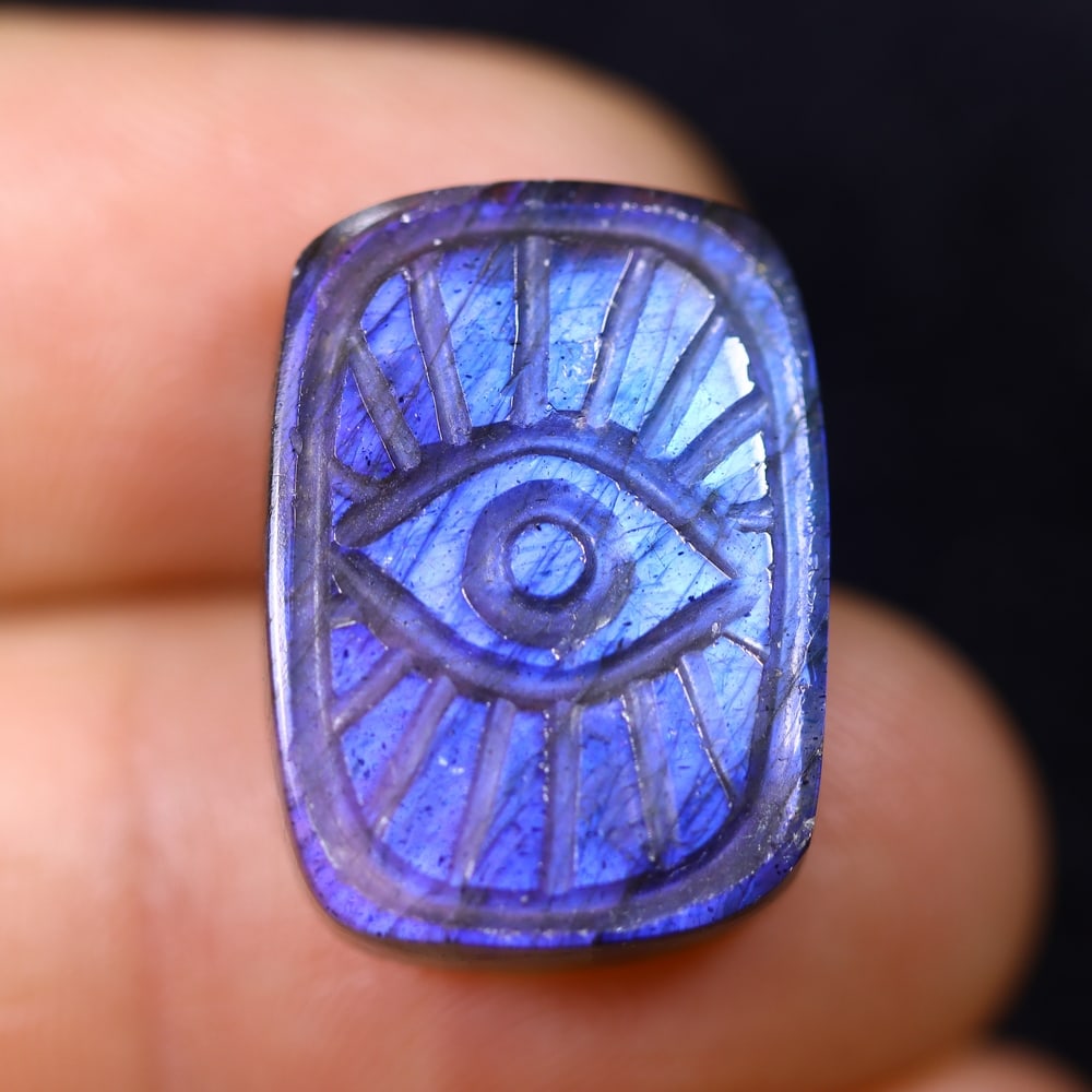 17.78cts Labradorite Evil Eye - Carving: Ksmith Jewels Global Welcome to our auction house, today auction brought to you by Ksmith Jewels Global based in Penang, Malaysia specialize in all kinds of opal and color gemstone both in manufacturi