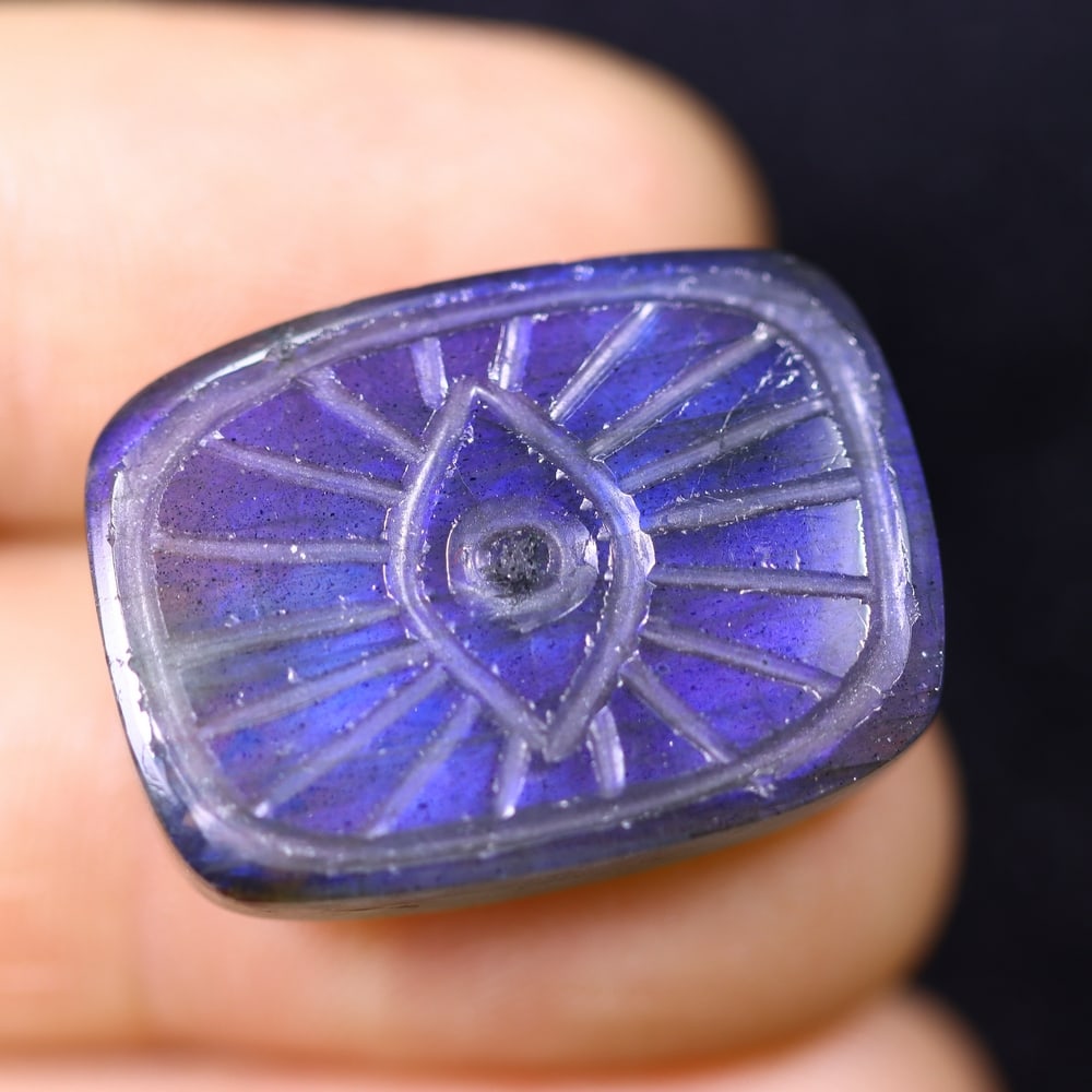 25.10cts Labradorite Evil Eye - Carving: Ksmith Jewels Global Welcome to our auction house, today auction brought to you by Ksmith Jewels Global based in Penang, Malaysia specialize in all kinds of opal and color gemstone both in manufacturi