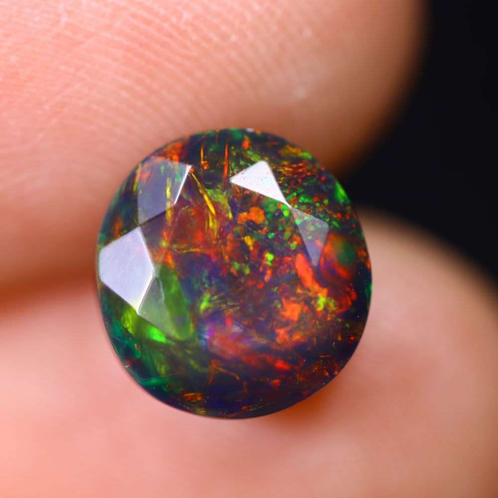 2.29Ct Welo Black Opal - Ethiopian Opal - Faceted Polished: Ksmith Jewels Global Welcome to our auction house, today auction brought to you by Ksmith Jewels Global based in Penang, Malaysia specialize in all kinds of opal and color gemstone both in manufacturi