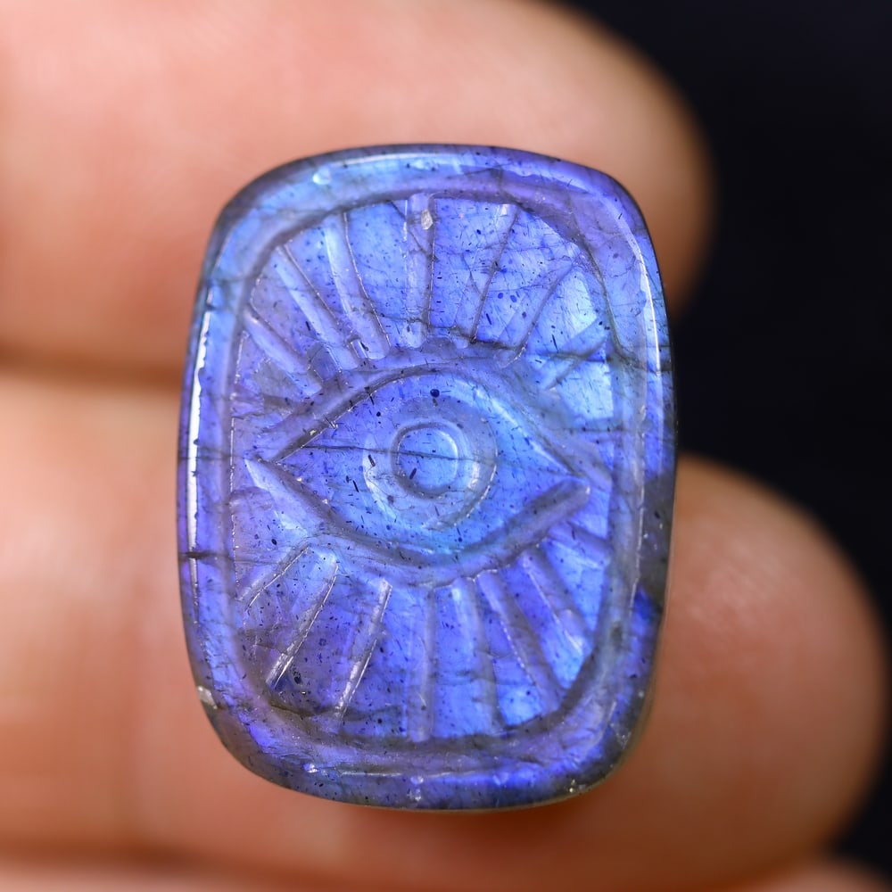 18.46cts Labradorite Evil Eye - Carving: Ksmith Jewels Global Welcome to our auction house, today auction brought to you by Ksmith Jewels Global based in Penang, Malaysia specialize in all kinds of opal and color gemstone both in manufacturi