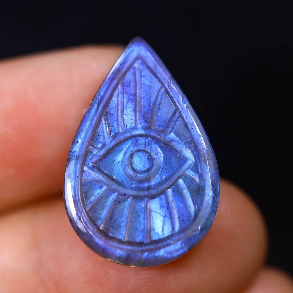 17cts Labradorite Evil Eye - Carving: Ksmith Jewels Global Welcome to our auction house, today auction brought to you by Ksmith Jewels Global based in Penang, Malaysia specialize in all kinds of opal and color gemstone both in manufacturi