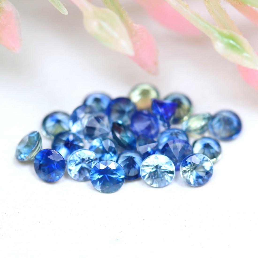 1.51Ct 2.3MM Natural Rare Diamond Cut Multi-color Sapphire VVS-VS in Lots: Ksmith Jewels Global Welcome to our auction house, today auction brought to you by Ksmith Jewels Global based in Penang, Malaysia specialize in all kinds of opal and color gemstone both in manufacturi