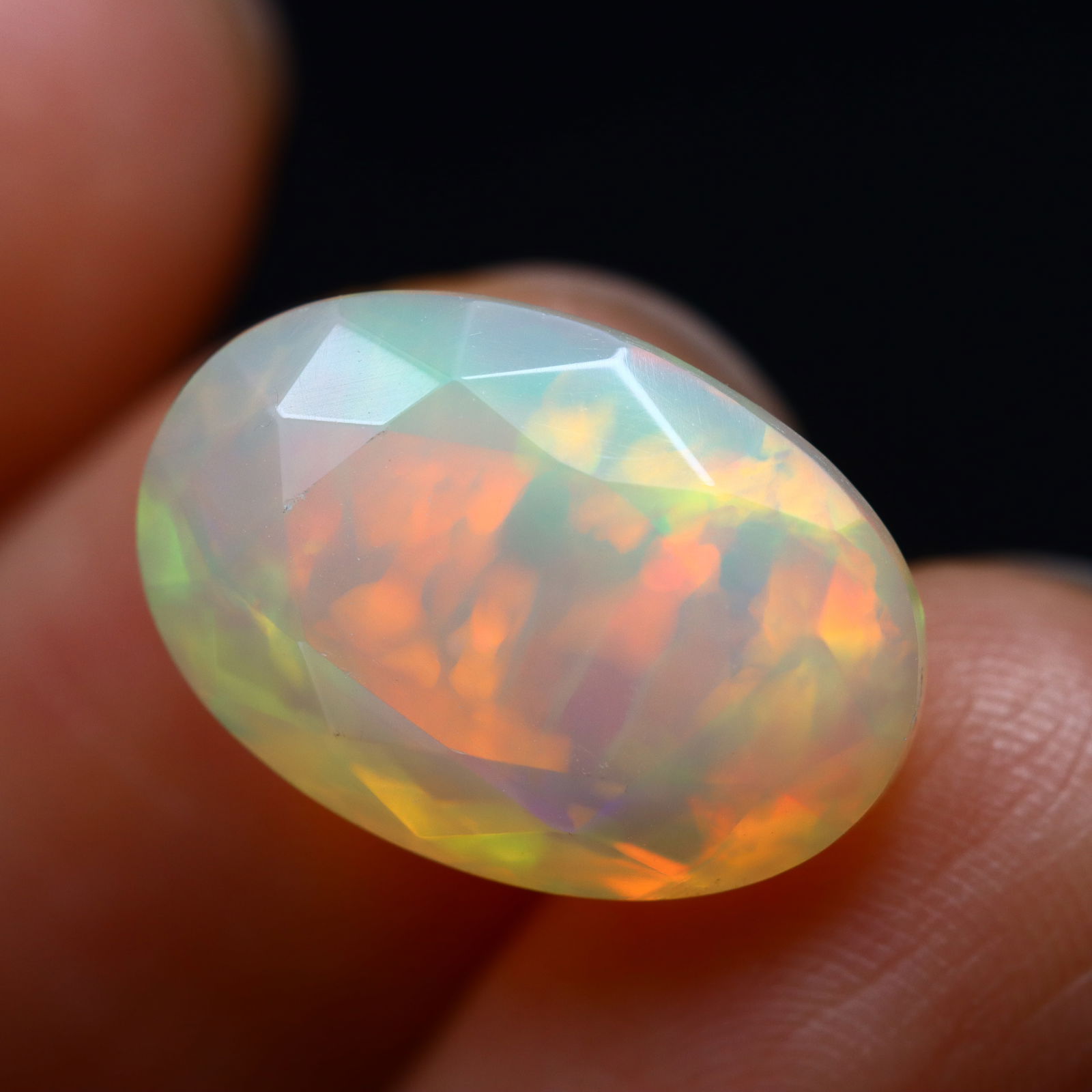 4.33Ct Natural Flashy Rainbow Ethiopian Welo Opal: Ksmith Jewels Global Welcome to our auction house, today auction brought to you by Ksmith Jewels Global based in Penang, Malaysia specialize in all kinds of opal and color gemstone both in manufacturi