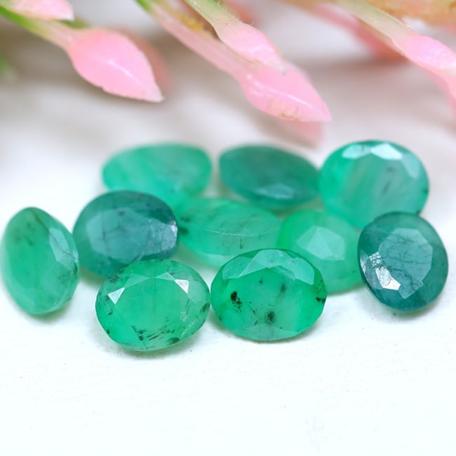 Emerald 3.21Ct Natural Zambia Green Emerald Lot: Ksmith Jewels Global Welcome to our auction house, today auction brought to you by Ksmith Jewels Global based in Penang, Malaysia specialize in all kinds of opal and color gemstone both in manufacturi