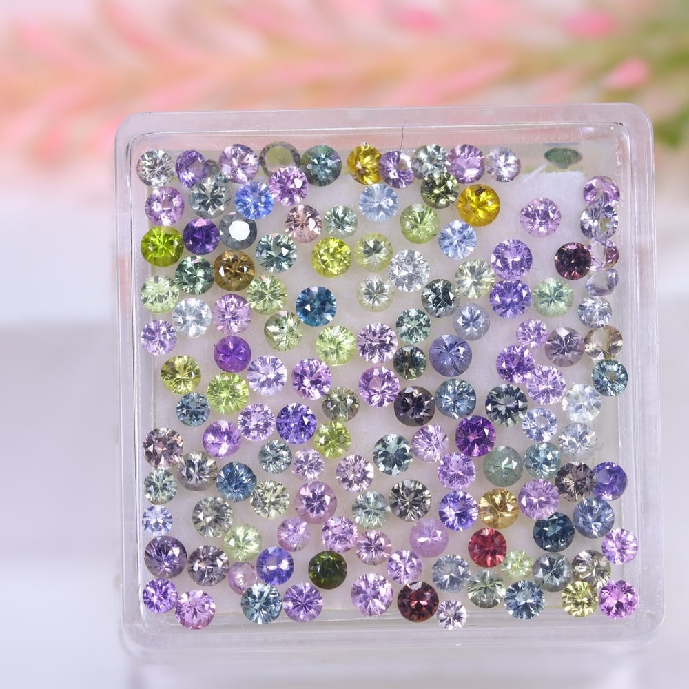 5.08Ct Fancy Sapphire Set - 2.0mm Round Diamond Cut , 465E: Ksmith Heritage Auctioneers Welcome to our auction house, today auction brought to you by Ksmith Heritage Auctioneers based in Penang, Malaysia specialize in all kinds of opal and color gemstone both