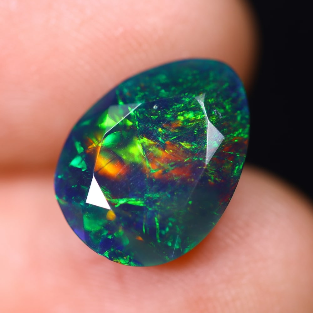 2.73Ct Welo Black Opal - Ethiopian Opal - Faceted Polished , 471E: Ksmith Heritage Auctioneers Welcome to our auction house, today auction brought to you by Ksmith Heritage Auctioneers based in Penang, Malaysia specialize in all kinds of opal and color gemstone both