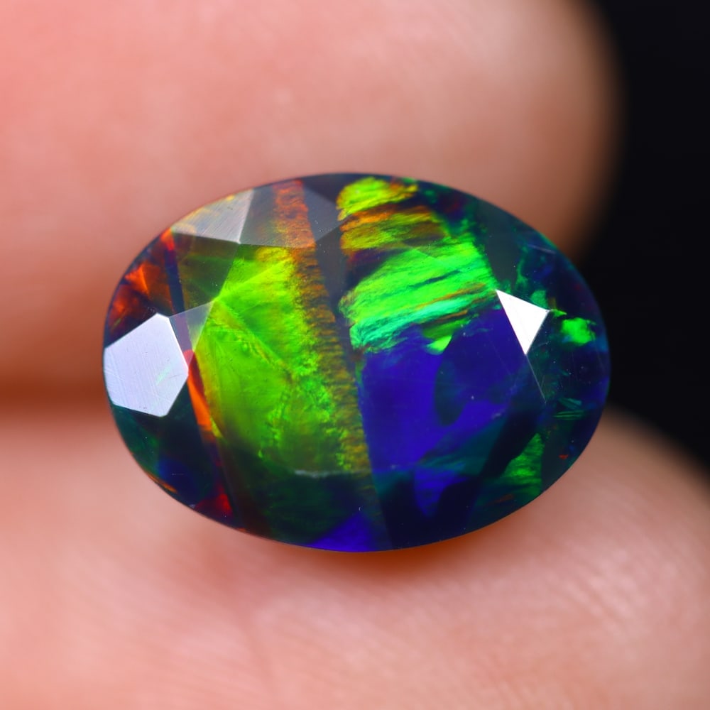 2.67Ct Welo Black Faceted Opal Polished - Ethiopian Opal, 680E: Ksmith Heritage Auctioneers Welcome to our auction house, today auction brought to you by Ksmith Heritage Auctioneers based in Penang, Malaysia specialize in all kinds of opal and color gemstone both