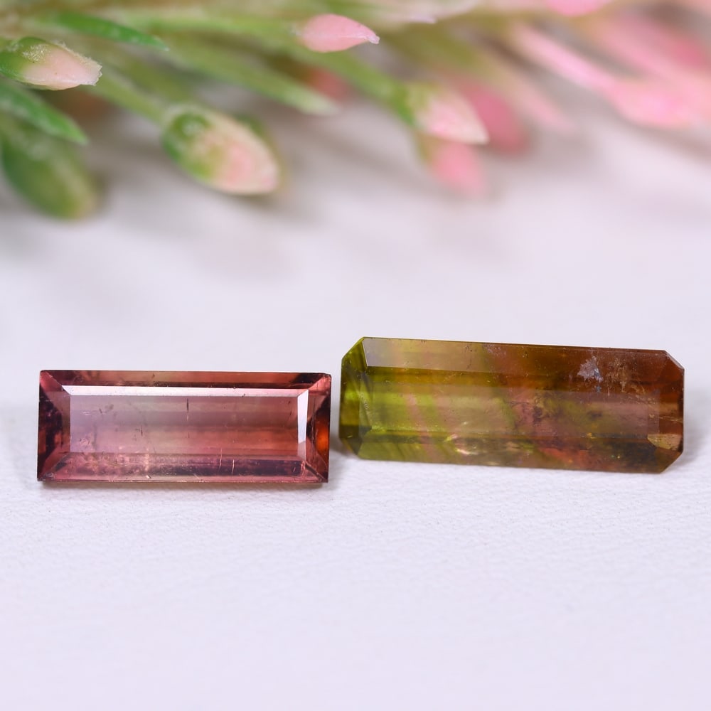 5.26cts Natural Watermelon Tourmaline Set - Bi-Colour Faceted Cut, 935E: Ksmith Heritage Auctioneers Welcome to our auction house, today auction brought to you by Ksmith Heritage Auctioneers based in Penang, Malaysia specialize in all kinds of opal and color gemstone both