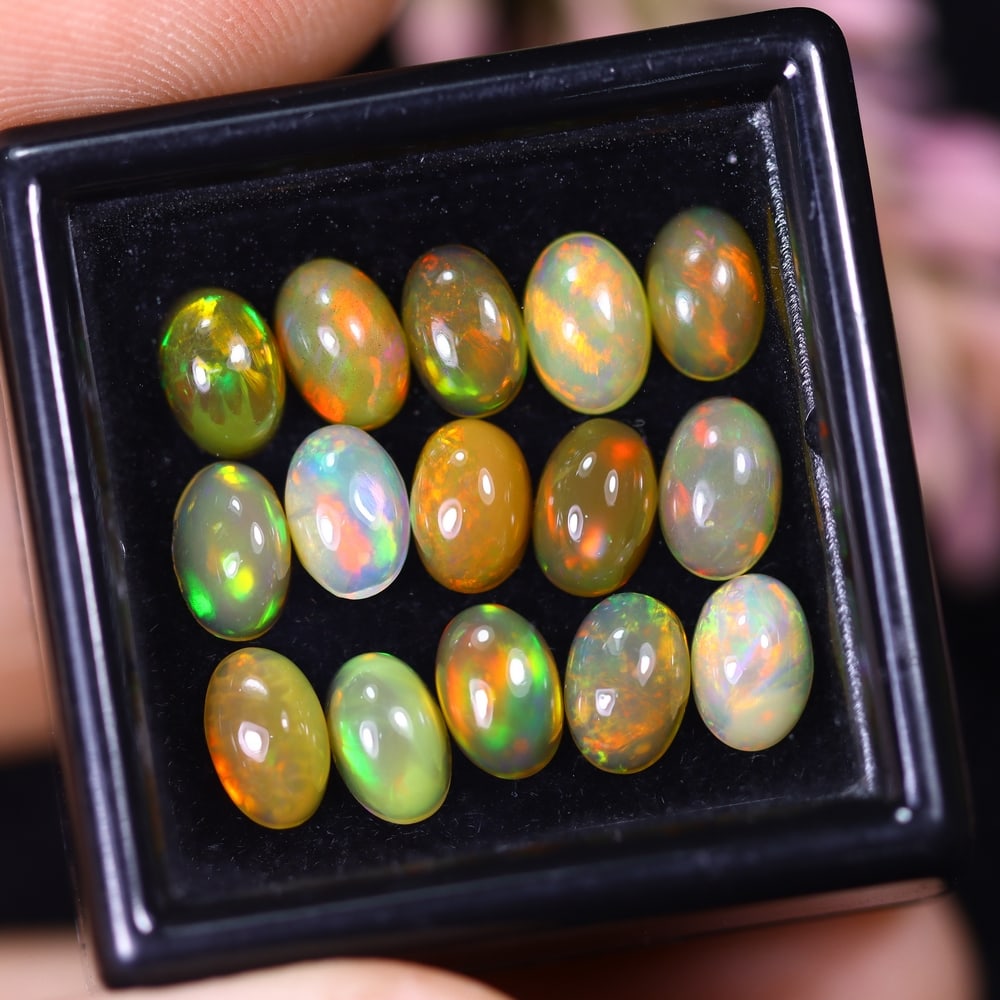 4.89Ct Welo Opal Lot - Ethiopian Opal, 407B: Ksmith Heritage Auctioneers Welcome to our auction house, today auction brought to you by Ksmith Heritage Auctioneers based in Penang, Malaysia specialize in all kinds of opal and color gemstone both