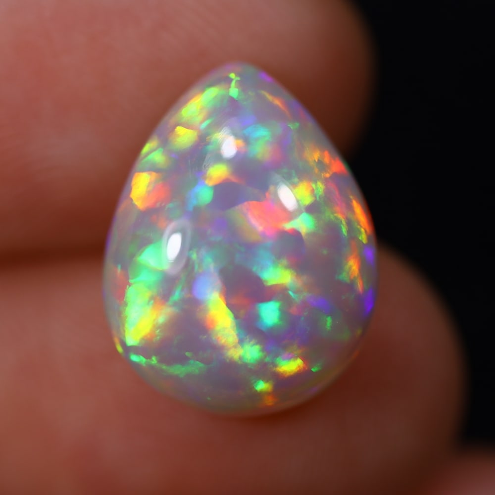 *4.54Ct Welo Opal Polished - Ethiopian Opal, 287B: Ksmith Heritage Auctioneers Welcome to our auction house, today auction brought to you by Ksmith Heritage Auctioneers based in Penang, Malaysia specialize in all kinds of opal and color gemstone both