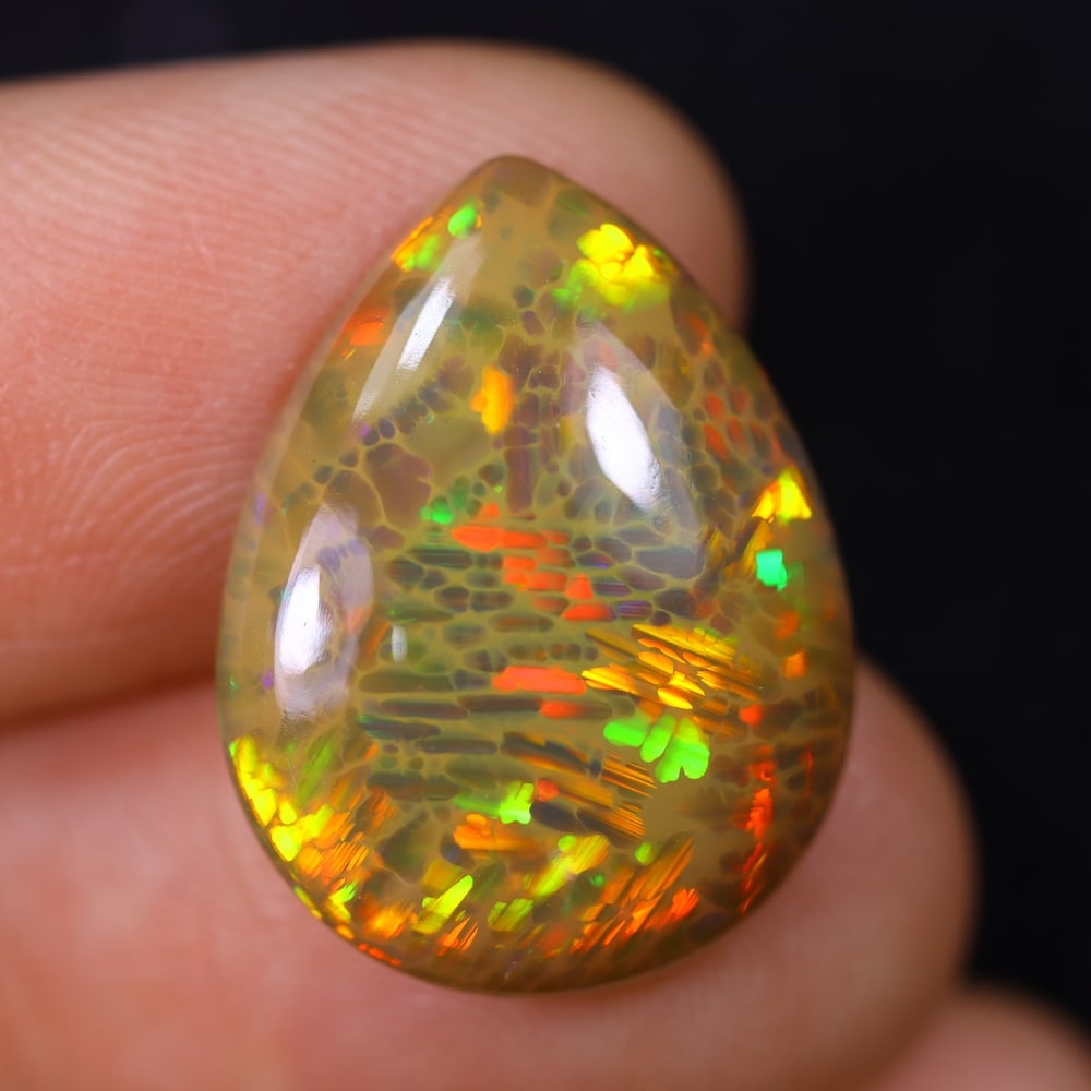 *6.25Ct Welo Opal Polished - Ethiopian Opal, 843B: Ksmith Heritage Auctioneers Welcome to our auction house, today auction brought to you by Ksmith Heritage Auctioneers based in Penang, Malaysia specialize in all kinds of opal and color gemstone both