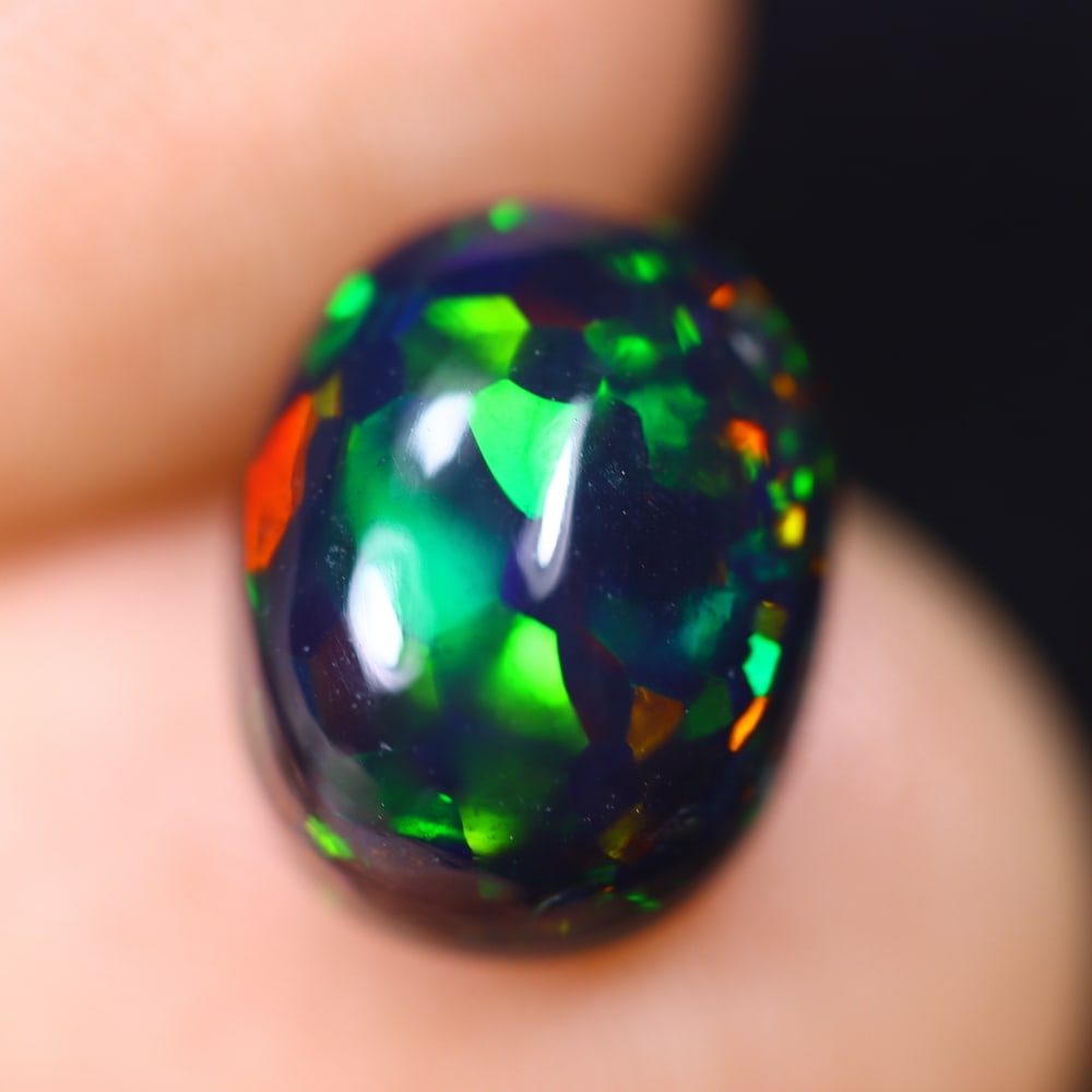 *2.50Ct Welo Black Opal Polished - Ethiopian Opal, 1109E: Ksmith Heritage Auctioneers Welcome to our auction house, today auction brought to you by Ksmith Heritage Auctioneers based in Penang, Malaysia specialize in all kinds of opal and color gemstone both