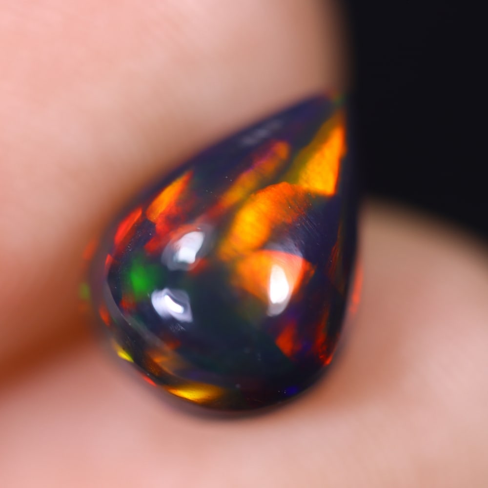 2.25Ct Welo Black Opal Polished - Ethiopian Opal, 892E: Ksmith Heritage Auctioneers Welcome to our auction house, today auction brought to you by Ksmith Heritage Auctioneers based in Penang, Malaysia specialize in all kinds of opal and color gemstone both