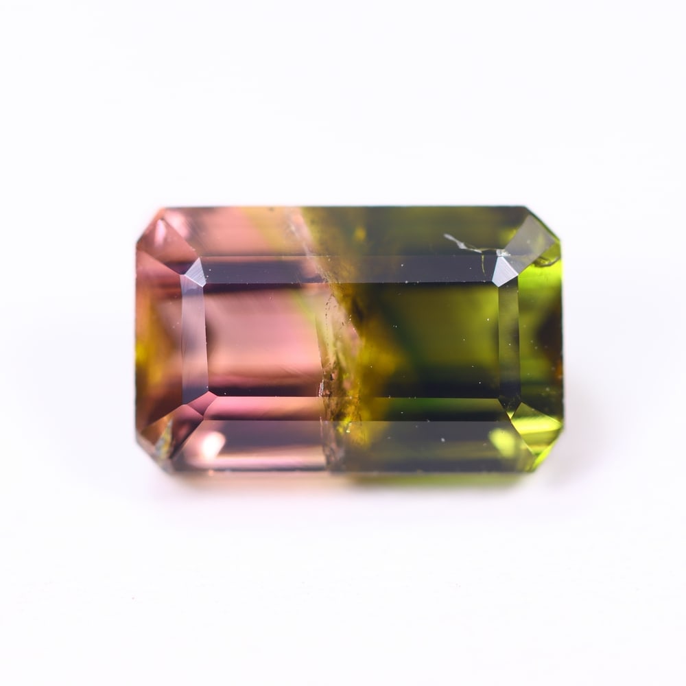 4.03cts Natural Watermelon Tourmaline - Bi-Colour Faceted Cut, 311E: Ksmith Heritage Auctioneers Welcome to our auction house, today auction brought to you by Ksmith Heritage Auctioneers based in Penang, Malaysia specialize in all kinds of opal and color gemstone both