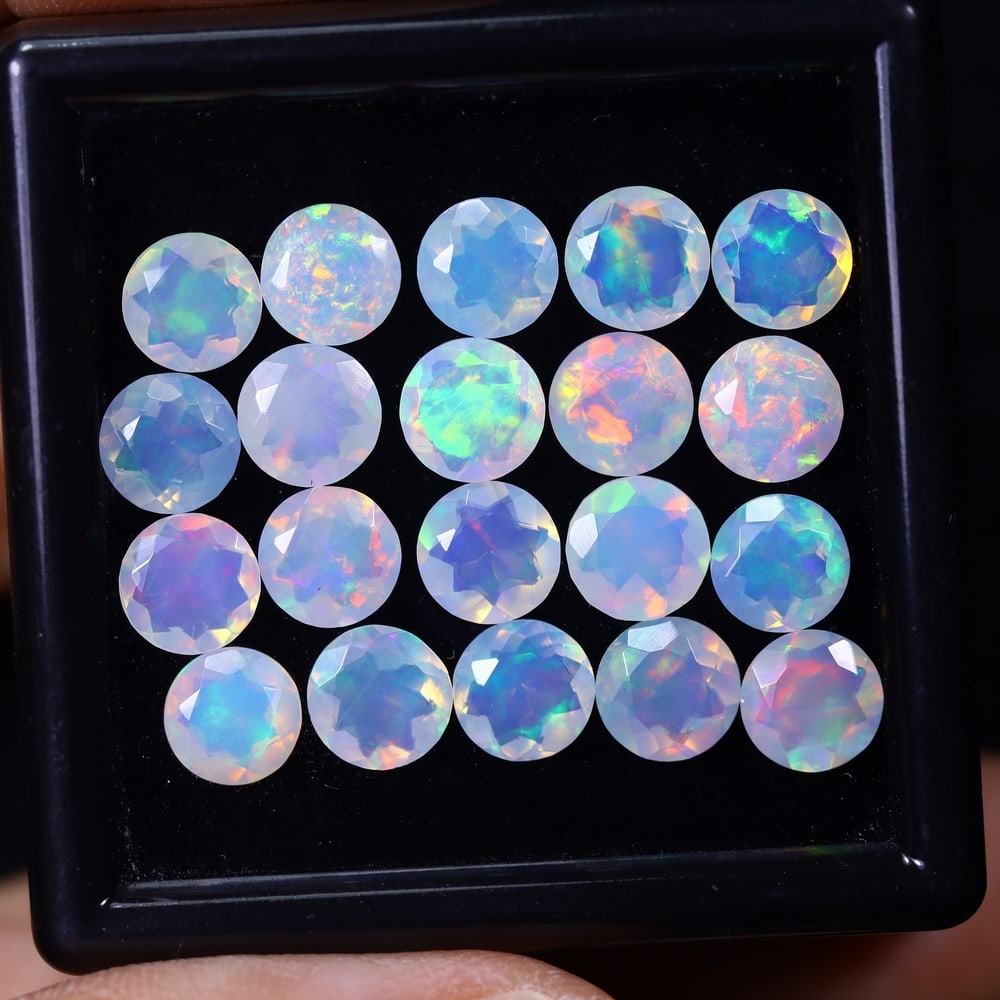 *10.93Ct 20pcs Calibrated 6x6mm Faceted Welo Opal Set - Ethiopian Opal, 810B: Ksmith Heritage Auctioneers Welcome to our auction house, today auction brought to you by Ksmith Heritage Auctioneers based in Penang, Malaysia specialize in all kinds of opal and color gemstone both