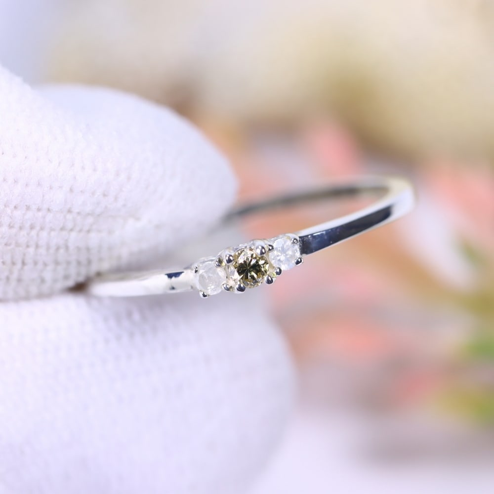 0.93g Natural Diamond Sterling Silver 925 Ring - Size US 6.25: Ksmith Jewels Global Welcome to our auction house, today auction brought to you by Ksmith Jewels Global based in Penang, Malaysia specialize in all kinds of opal, diamond and color gemstone both in ma