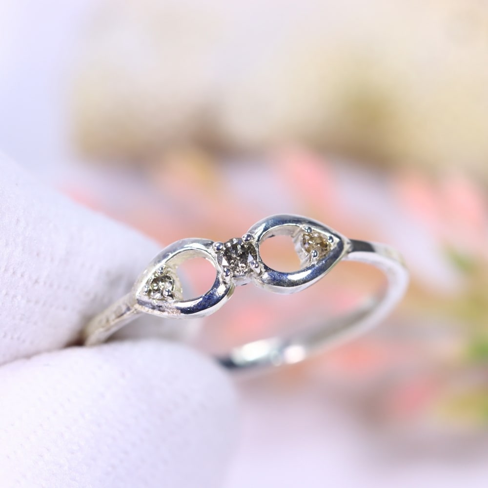 0.99g Natural Diamond Sterling Silver 925 Ring - Size US 6.25 - Total Diamond 0.08ct: Ksmith Jewels Global Welcome to our auction house, today auction brought to you by Ksmith Jewels Global based in Penang, Malaysia specialize in all kinds of opal, diamond and color gemstone both in ma