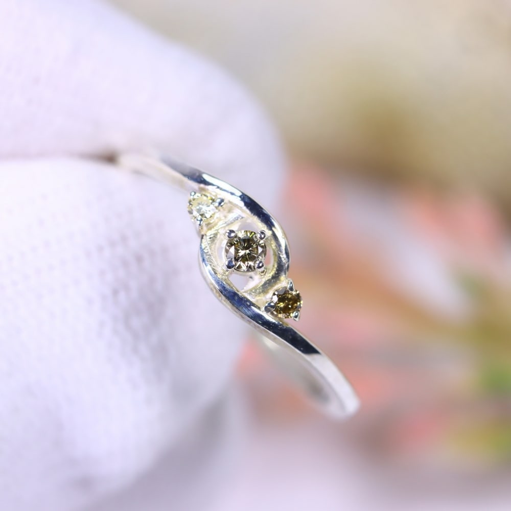 1.11g Natural Diamond Sterling Silver 925 Ring - Size US 5.5 - Total Diamond 0.08ct: Ksmith Jewels Global Welcome to our auction house, today auction brought to you by Ksmith Jewels Global based in Penang, Malaysia specialize in all kinds of opal, diamond and color gemstone both in ma