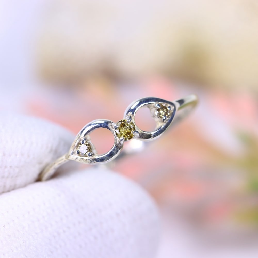 0.91g Natural Diamond Sterling Silver 925 Ring - Size US 6 - Total Diamond 0.08ct: Ksmith Jewels Global Welcome to our auction house, today auction brought to you by Ksmith Jewels Global based in Penang, Malaysia specialize in all kinds of opal, diamond and color gemstone both in ma