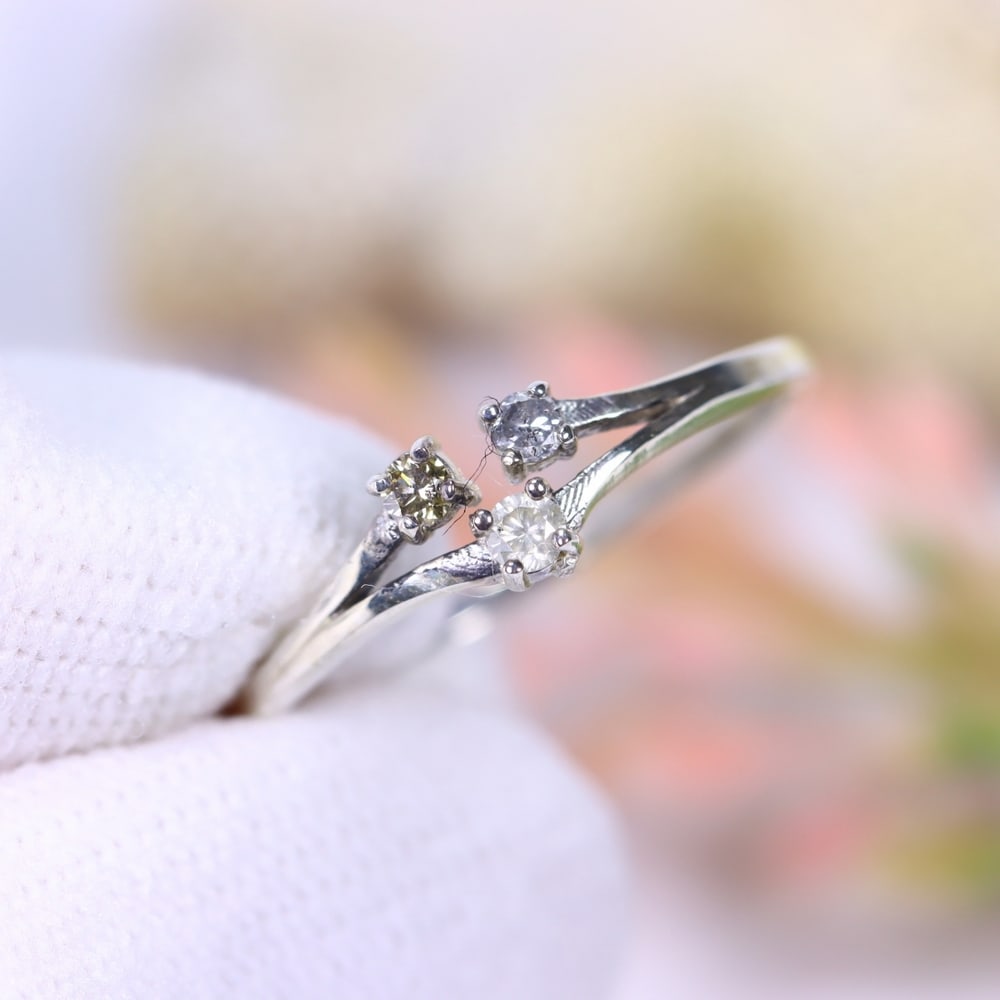 0.89g Natural Diamond Sterling Silver 925 Ring - Size US 6 - Total Diamond 0.10ct: Ksmith Jewels Global Welcome to our auction house, today auction brought to you by Ksmith Jewels Global based in Penang, Malaysia specialize in all kinds of opal, diamond and color gemstone both in ma