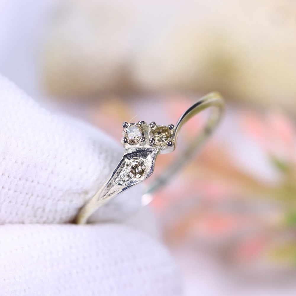 0.80g Natural Diamond Sterling Silver 925 Ring - Size US 6 - Total Diamond 0.09ct: Ksmith Jewels Global Welcome to our auction house, today auction brought to you by Ksmith Jewels Global based in Penang, Malaysia specialize in all kinds of opal, diamond and color gemstone both in ma