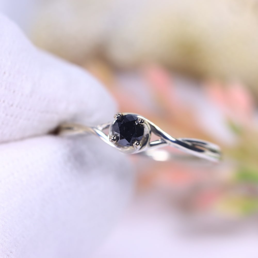 0.95g Natural Diamond Sterling Silver 925 Ring - Size US 5.5 - Total Diamond 0.18ct: Ksmith Jewels Global Welcome to our auction house, today auction brought to you by Ksmith Jewels Global based in Penang, Malaysia specialize in all kinds of opal, diamond and color gemstone both in ma