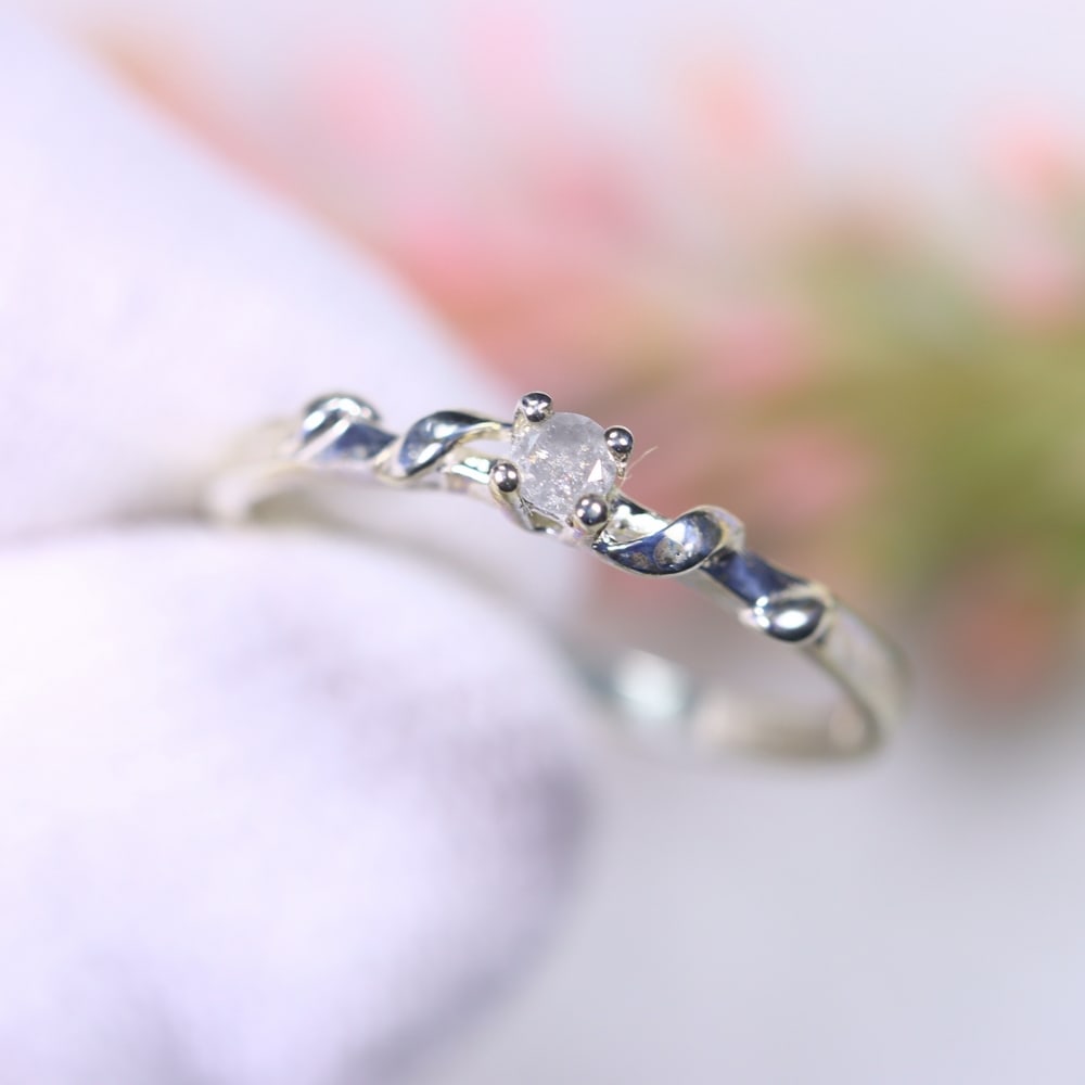 1.04g Natural Diamond Sterling Silver 925 Ring - Size US 6 - Total Diamond 0.08ct: Ksmith Jewels Global Welcome to our auction house, today auction brought to you by Ksmith Jewels Global based in Penang, Malaysia specialize in all kinds of opal, diamond and color gemstone both in ma