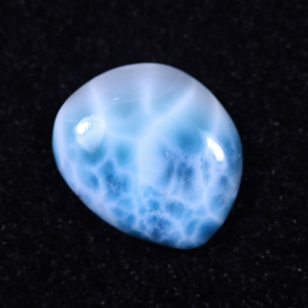 *19.64cts Natural Larimar - Polished Cabochon , 1212E: Ksmith Heritage Auctioneers Subject: Natural Larimar Carat Weight: 19.64 cts Dimension: 21.2x18x5.7 mm Type: Cabochon, Polished