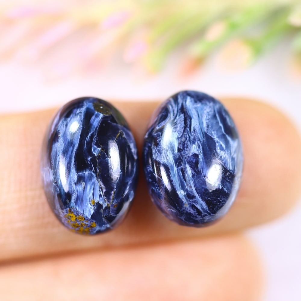 11.44Ct Pietersite Cabochon Pair - Gemstone Crystal - Oval Cabochon, 326B: Ksmith Heritage Auctioneers Subject: Natural Pietersite Origin: Namibia, South Africa Carat Weight: 11.44Ct Dimension: 14.2x10.4x5 mm Treatment: Natural Untreated Shape: Oval Type: Cabochon