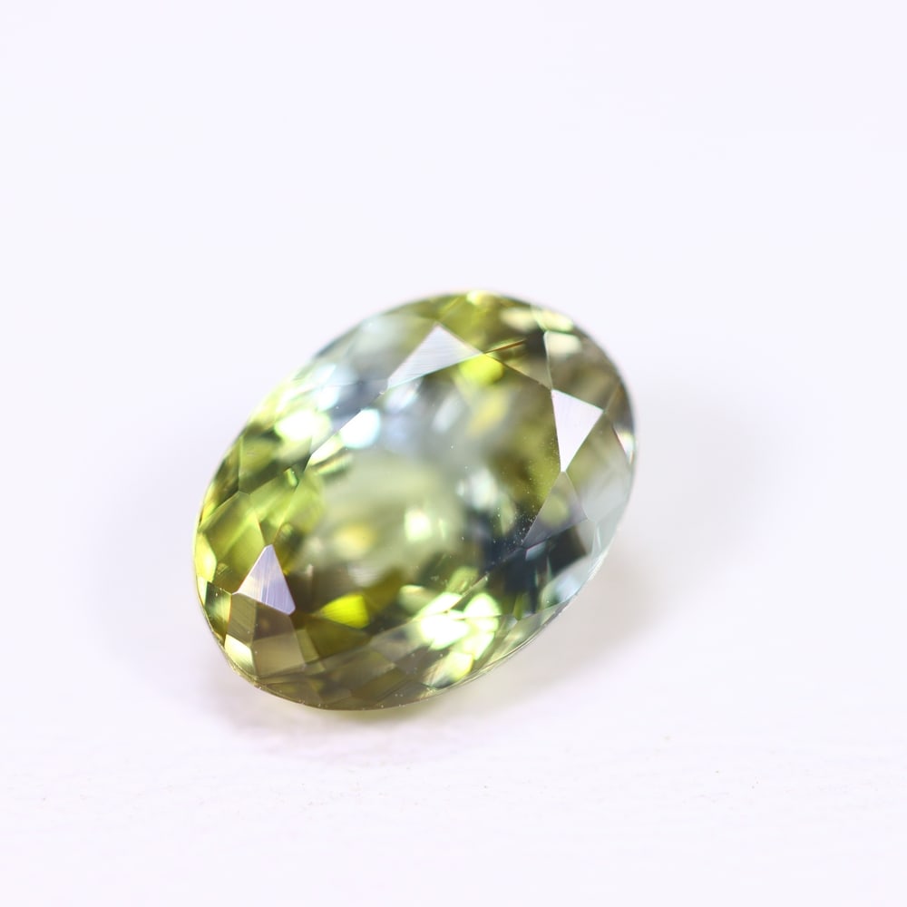 1.75Ct Unheated Tanzanite Faceted - Oval Polished , 53B: Ksmith Heritage Auctioneers Subject: Natural Tanzanite Origin: Tanzania Dimension: 8.4x6.2x4.5 mm Treatment: Unheated Shape: Oval Type: Faceted, Polished