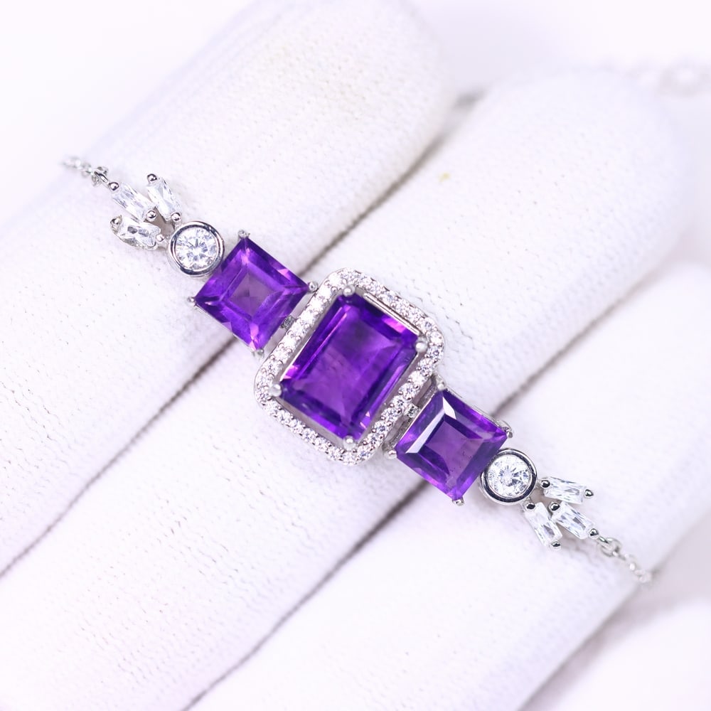 7inches Bracelet Amethyst & Simulated CZ - 925 Sterling Silver , 343B: Ksmith Heritage Auctioneers Subject: Natural Amethyst & Simulated CZ Origin: Thailand Carat Weight: 4.29g Dimension: Gemstone 7x9mm Type: Bracelet