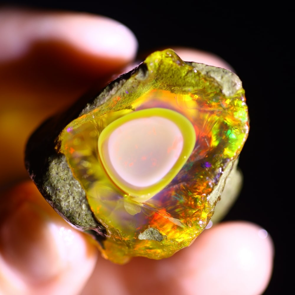 122.2cts Phantom Egg, Ethiopian Crystal Specimen Rough , 995E: Ksmith Heritage Auctioneers Subject: Natural Ethiopian Crystal Rough Origin: Ethiopia Carat Weight: 122.2 cts Dimension: 33x31x25 mm Treatment: Unheated Type: Rough Specim