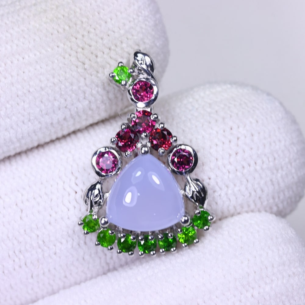 Lavender Chalcedony Pendant - 925 Sterling Silver - Plated 14k White Gold , 930E: Ksmith Heritage Auctioneers Subject: Natural Chalcedony & Rhodolite & Tsavorite Origin: Thailand Carat Weight: 11.56ct Dimension: Stones 8x8mm Type: Pendant
