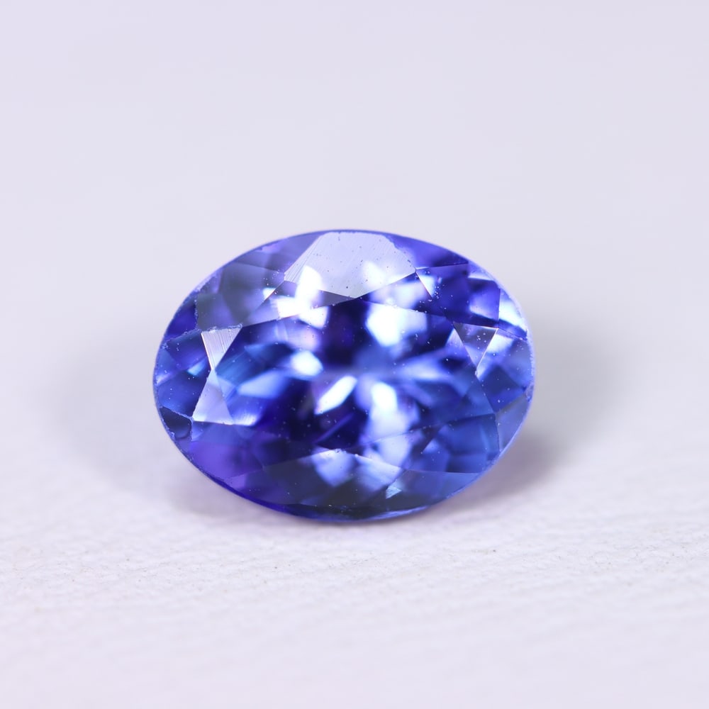 1.78Ct Tanzanite Faceted - Oval Polished , 103B: Ksmith Heritage Auctioneers Subject: Natural Tanzanite Origin: Tanzania Dimension: 8.5x6.5x4.7 mm Treatment: Heated Shape: Oval Type: Faceted, Polished