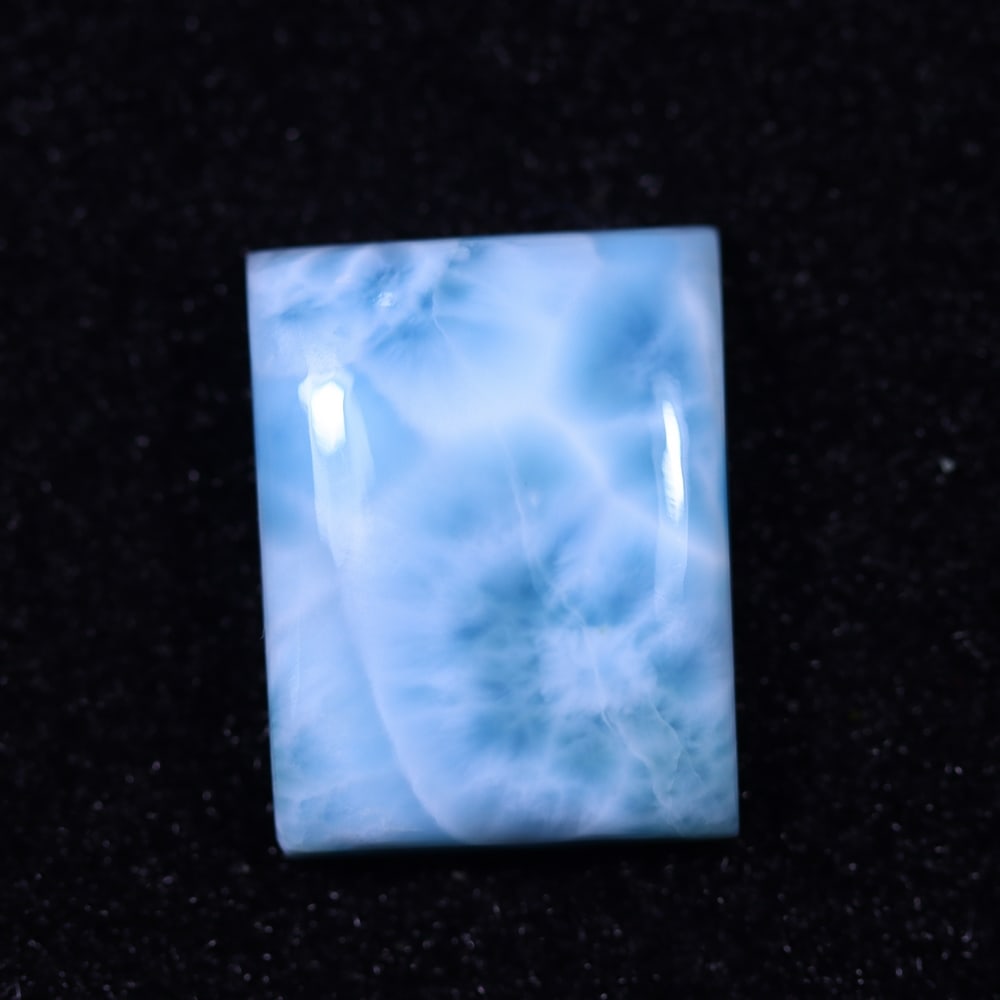 *17.02cts Natural Larimar - Polished Cabochon, 298B: Ksmith Heritage Auctioneers Subject: Natural Larimar Carat Weight: 17.02 cts Dimension: 19.1x14.6x5.3 mm Type: Cabochon, Polished