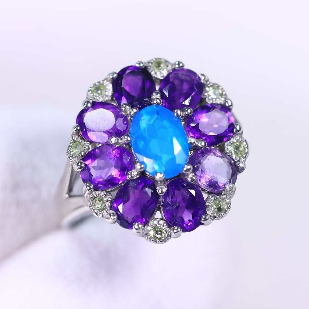 Ring US7 Blue Opal Amethyst & Peridot - 925 Sterling Silver, 71B: Ksmith Heritage Auctioneers Subject: Natural Blue Opal, Amethyst & Peridot Origin: Thailand Carat Weight: 4.32g Dimension: Gemstone 5x7mm Type: Ring