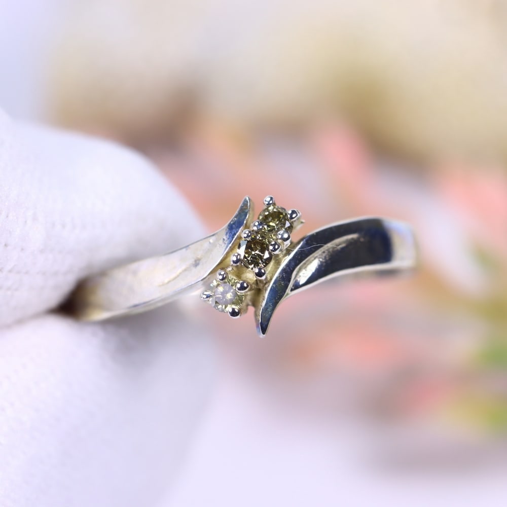 1.04g Natural Diamond Sterling Silver 925 Ring - Size US 7.5 - Total Diamond 0.09ct, 705D: Ksmith Heritage Auctioneers Subject: Natural Diamond Ring (925)