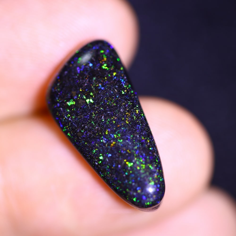 *5.42Ct Matrix Fairy Opal - Australian Opal , 184E: Ksmith Heritage Auctioneers Subject: Natural Fairy Opal Origin: Australia Carat Weight: 5.42Ct Dimension: 20.4x9.6x4.9 mm Treatment: Treated Type: Cabochon, Polished