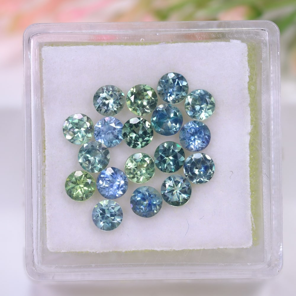 *3.39Ct 18pcs Australian Blue Sapphire Calibrated 3.4mm Set - Polished Faceted, 342B: Ksmith Heritage Auctioneers Subject: Natural Sapphire (Without box) Origin: Australia Treatment: Heated Shape: Round Type: Faceted, Diamond Cut