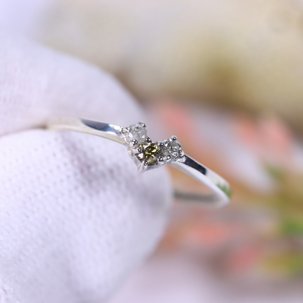 0.76g Natural Diamond Sterling Silver 925 Ring - Size US 6 - Total Diamond 0.10ct, 456D: Ksmith Heritage Auctioneers Subject: Natural Diamond Ring (925)