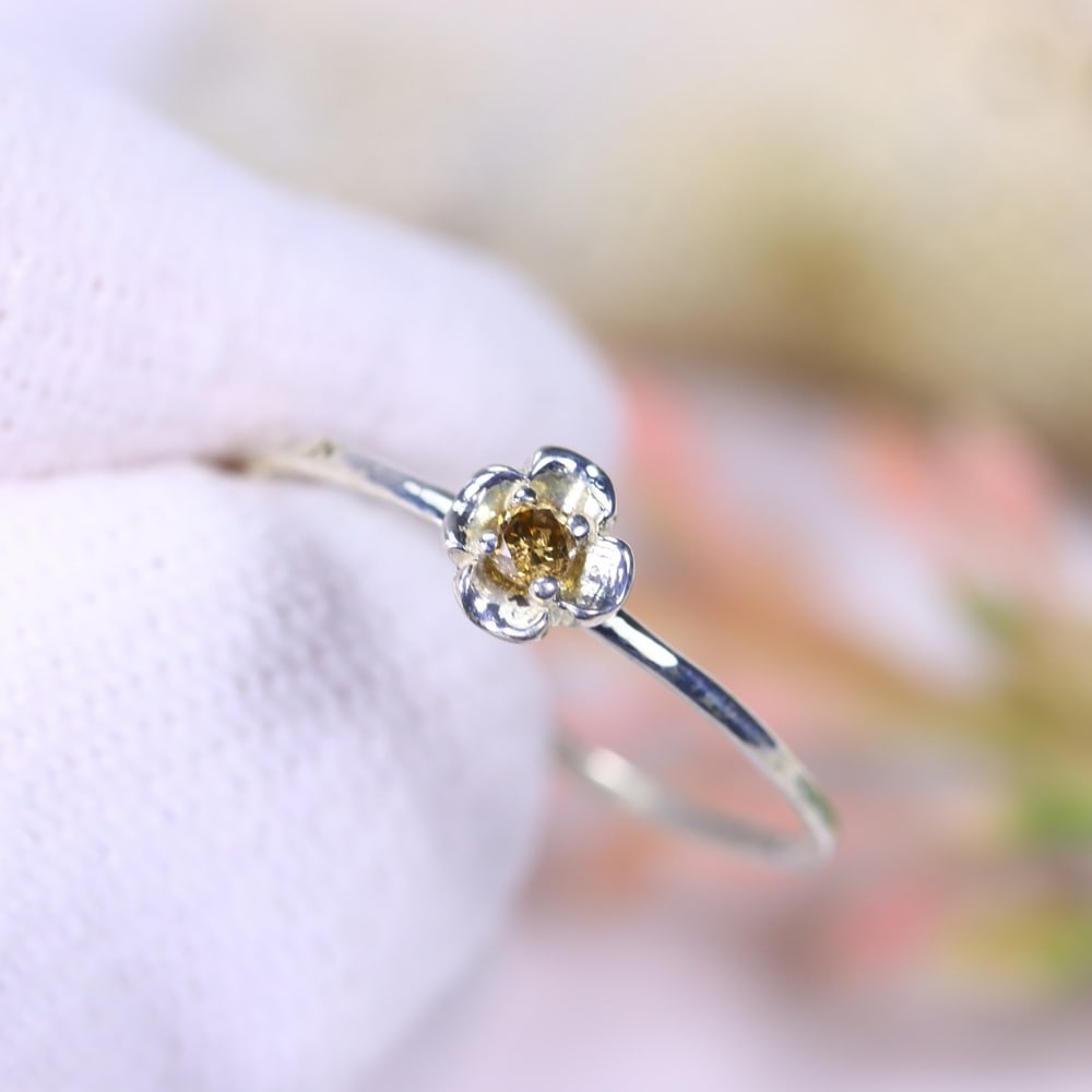 0.54g Natural Diamond Sterling Silver 925 Ring - Size US 5 - Total Diamond 0.04ct, 363D: Ksmith Heritage Auctioneers Subject: Natural Diamond Ring (925)