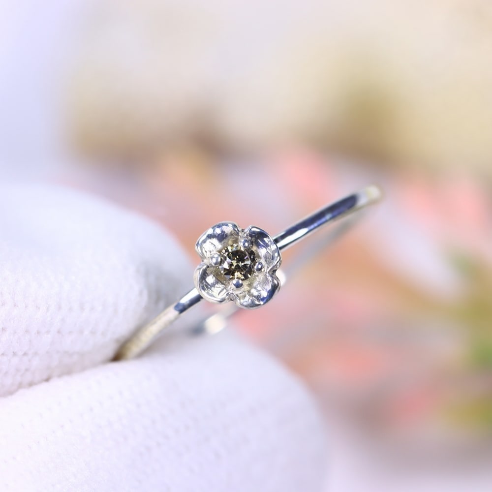 0.54g Natural Diamond Sterling Silver 925 Ring - Size US 5 - Total Diamond 0.04ct, 528D: Ksmith Heritage Auctioneers Subject: Natural Diamond Ring (925)