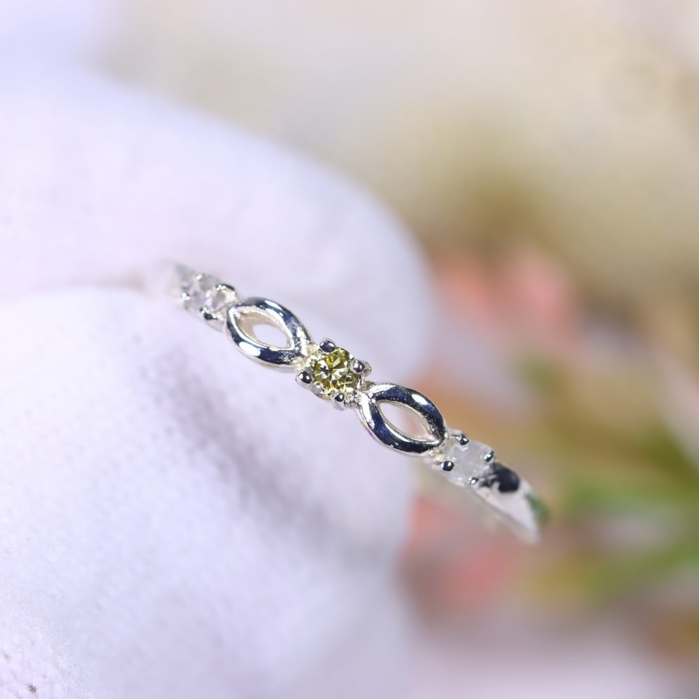 0.87g Natural Diamond Sterling Silver 925 Ring - Size US 6.25 - Total Diamond 0.08ct, 214D: Ksmith Heritage Auctioneers Subject: Natural Diamond Ring (925)