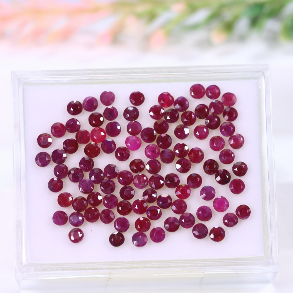 *13.84Ct Calibrated 2.9mm Red Ruby - Polished Faceted , 154B: Ksmith Heritage Auctioneers Subject: Natural Ruby Origin: Burma Carat Weight: 13.84Ct Dimension: 2.9x2.8x1.9 mm Treatment: Heated Type: Faceted, Polished