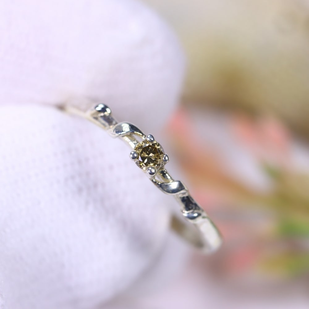 0.97g Natural Diamond Sterling Silver 925 Ring - Size US 6 - Total Diamond 0.09ct, 326D: Ksmith Heritage Auctioneers Subject: Natural Diamond Ring (925)